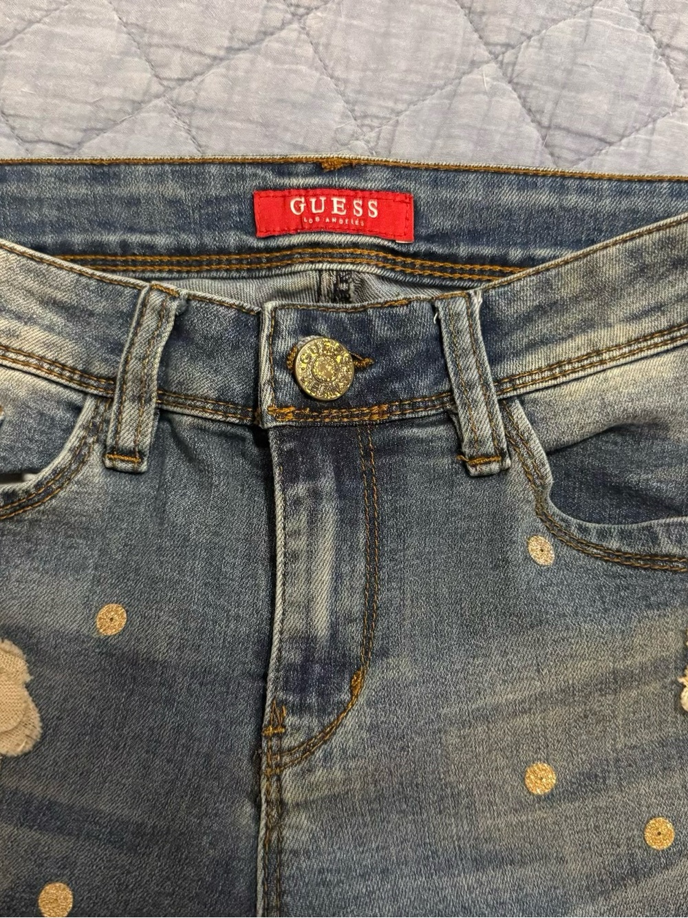 GUESS Light Blue Denim Skinny Jeans with Gold Polka Accents size 27. 52$